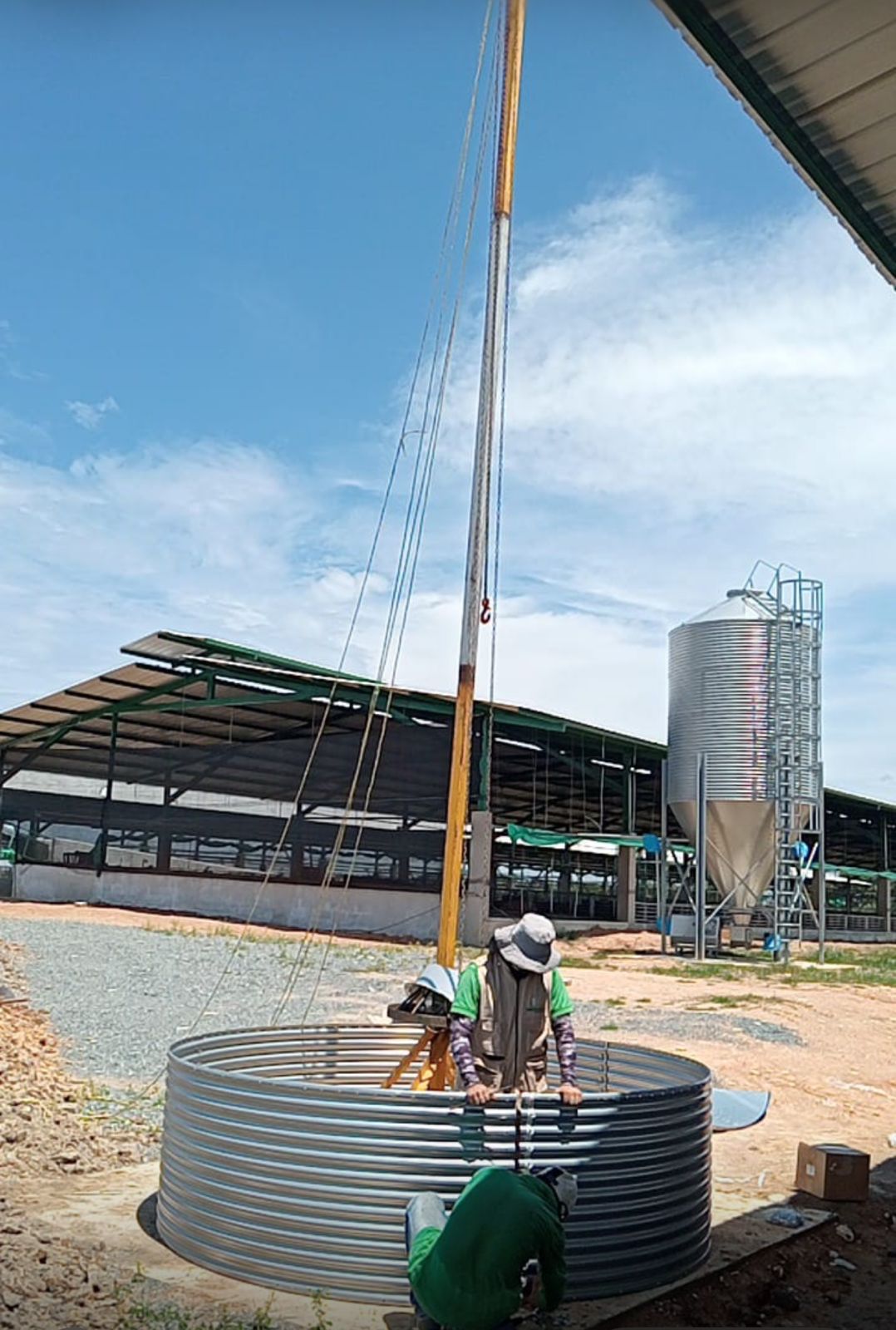 Montaje de silos metálicos sin grúa - 1.6