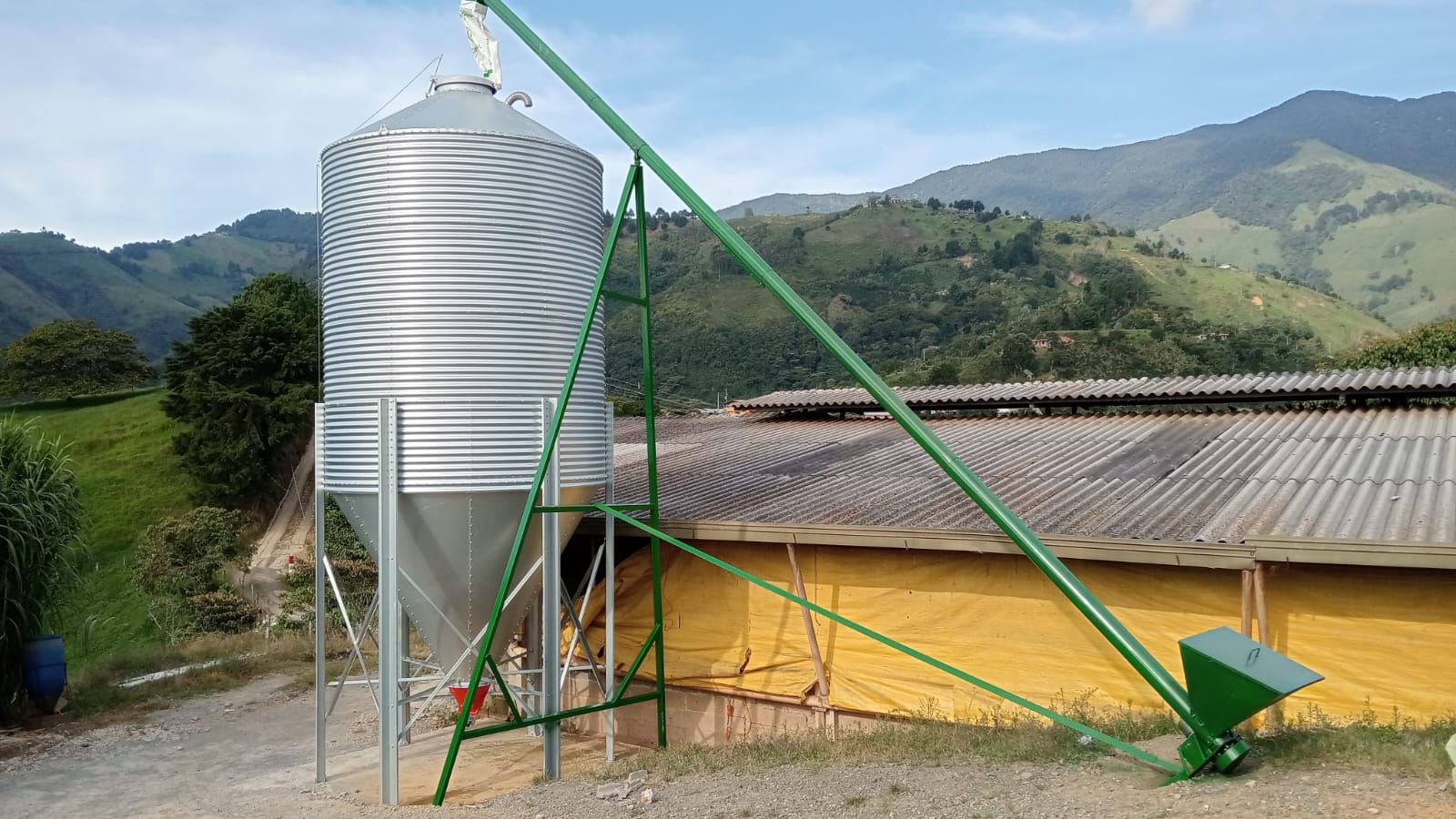 Elevadores de alimento para sistemas de alimentación porcícola - 3.4